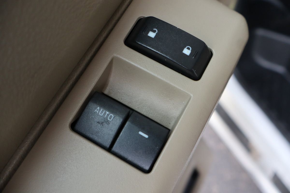 Used 2015 Ford E-450 and Econoline 450 Super Duty w/ Motorhome Prep Package image 25