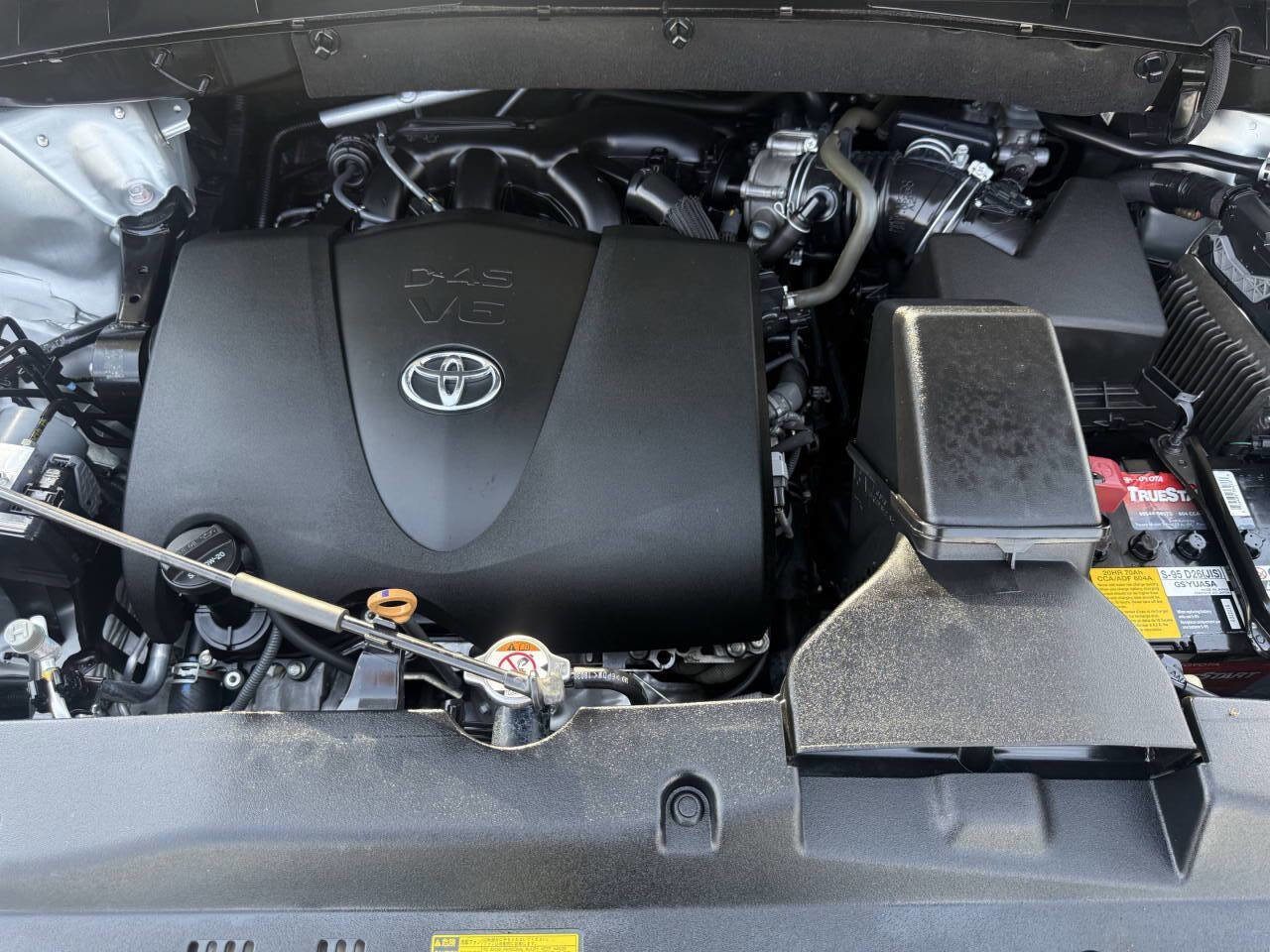 Used 2018 Toyota Highlander XLE image 32