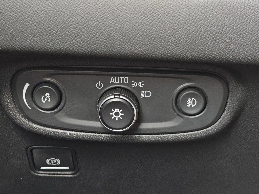 Used 2023 GMC Terrain AT4 image 18