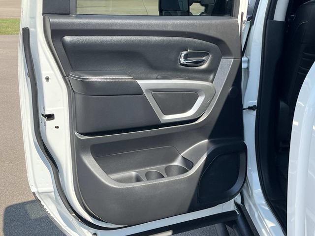 Used 2017 Nissan Titan PRO-4X AWD/4WD image 19