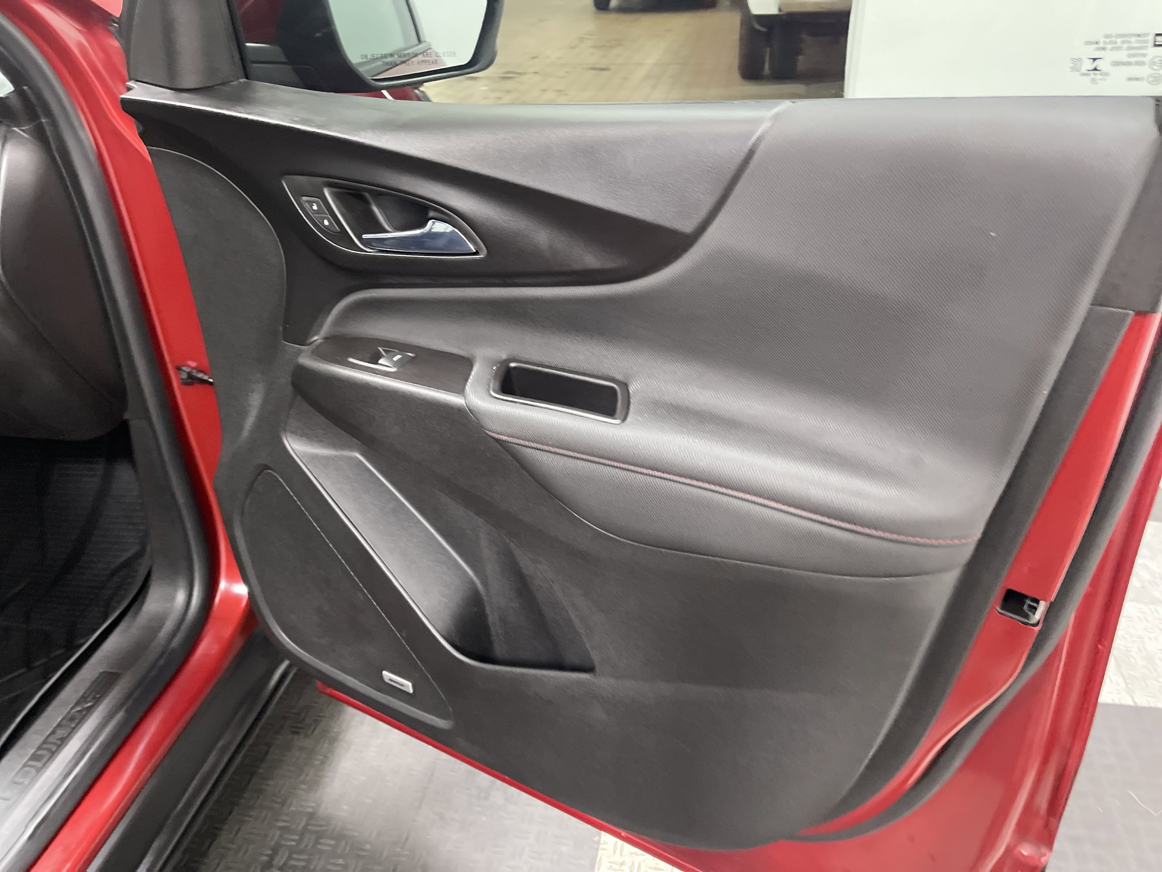 Used 2022 Chevrolet Equinox RS w/ RS Leather Package image 25