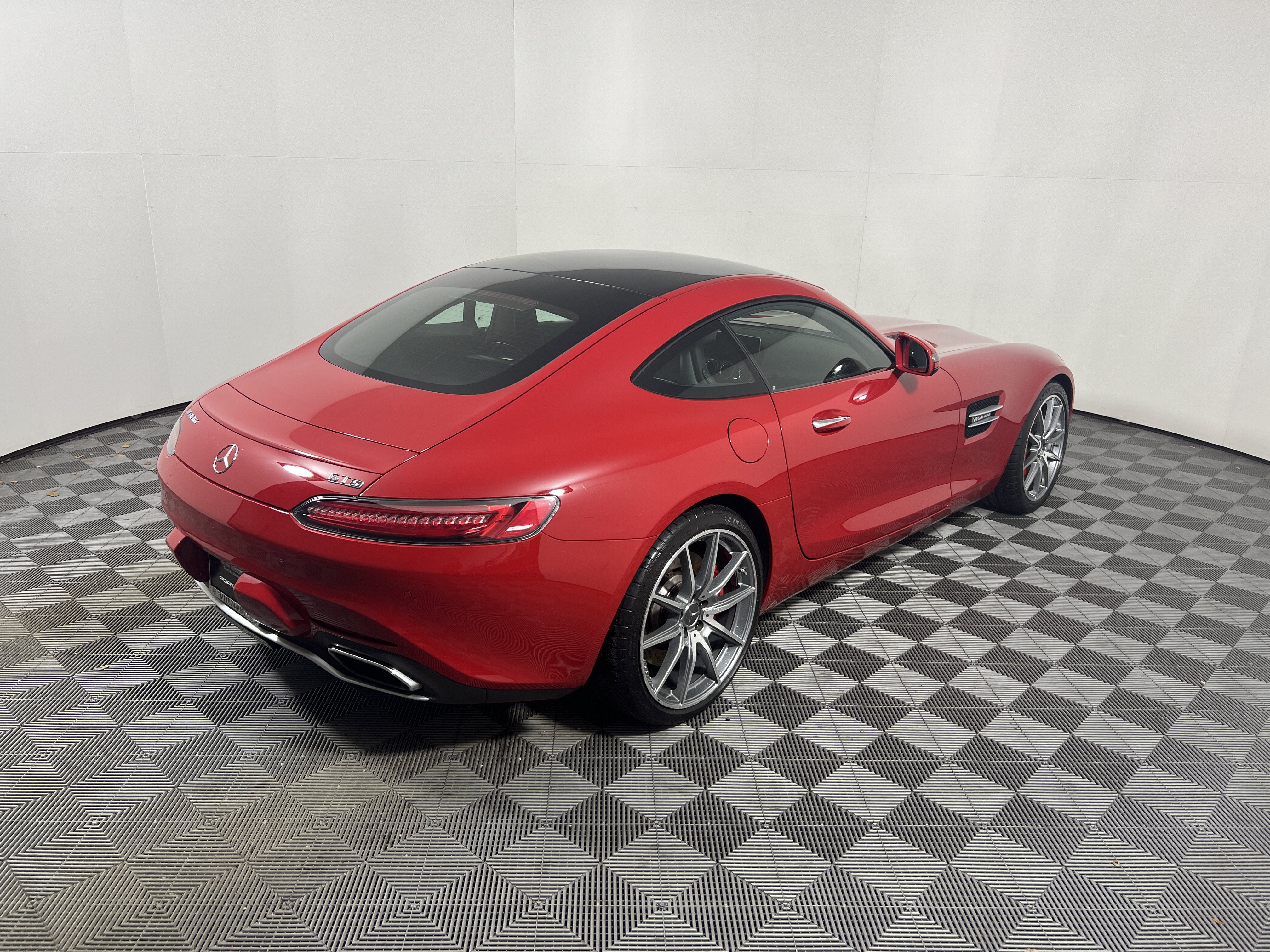 Used 2016 Mercedes-Benz AMG GT S image 5