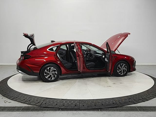 Used 2026 Hyundai Sonata Blue FWD image 16