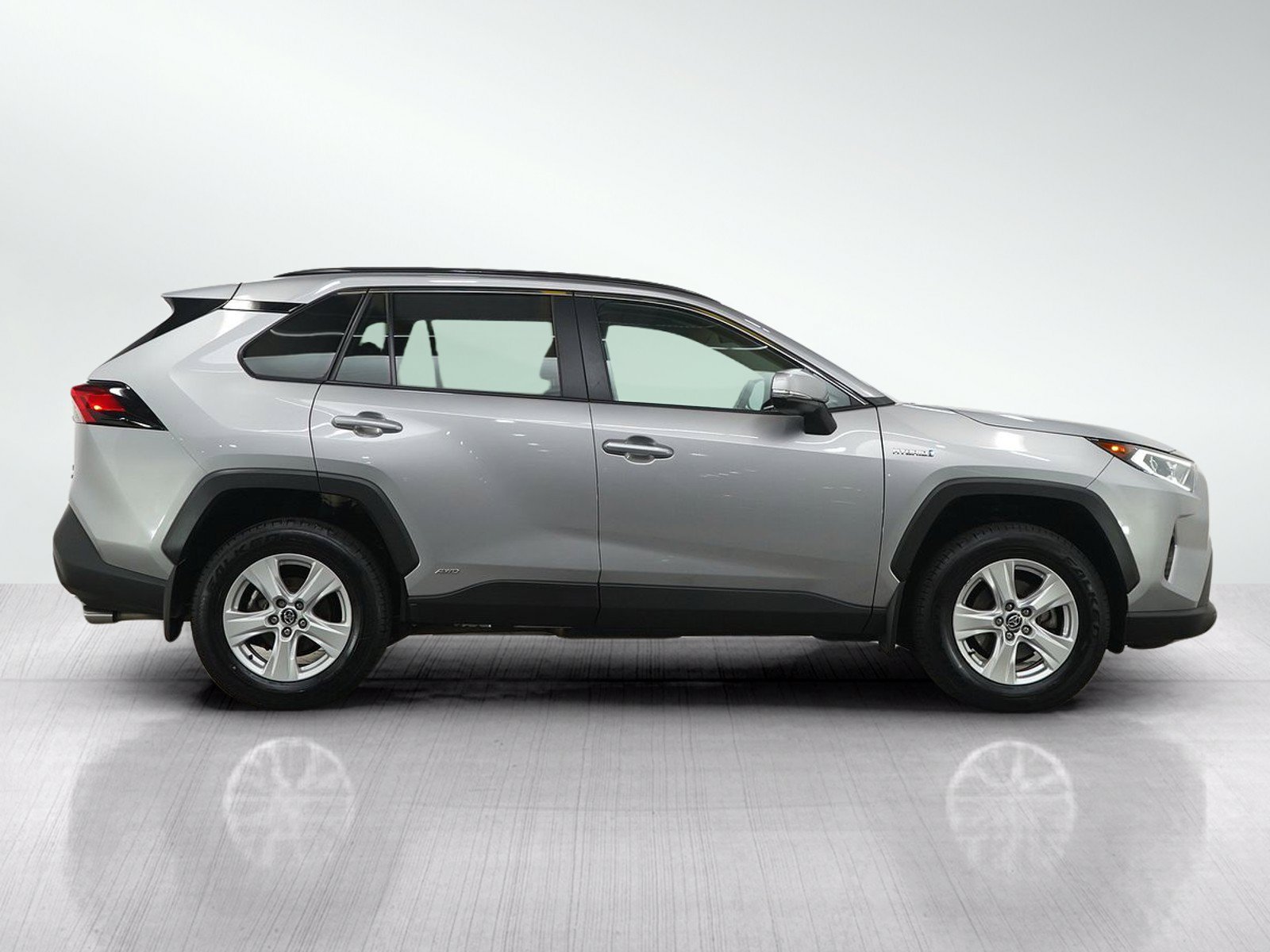 Used 2021 Toyota RAV4 XLE w/ XLE Grade Weather Package AWD/4WD image 6