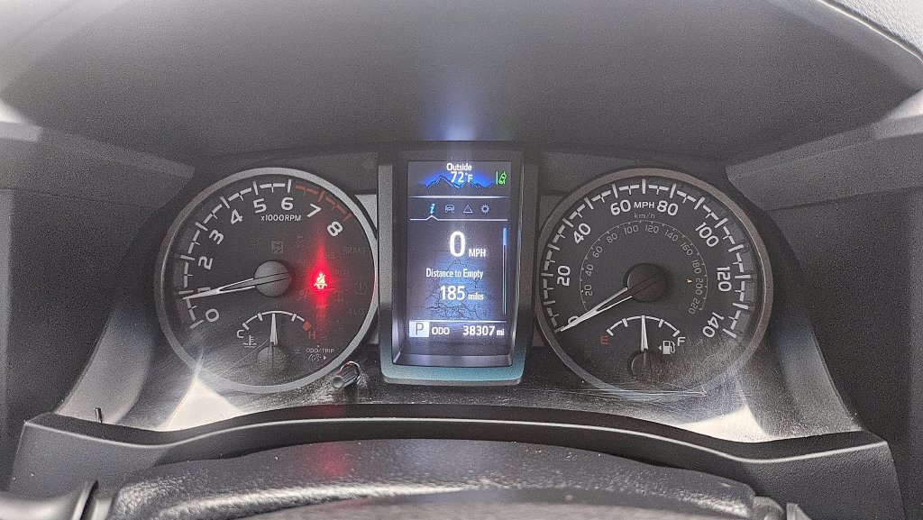 Used 2021 Toyota Tacoma TRD Off-Road w/ Technology Package AWD/4WD image 29