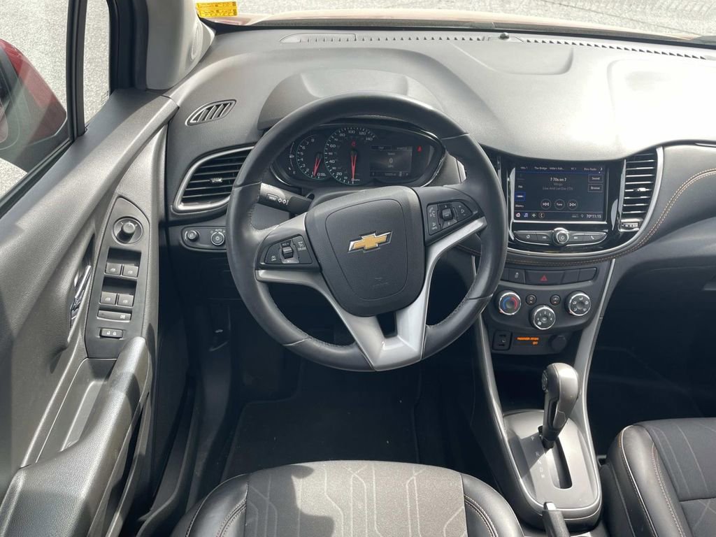 Used 2021 Chevrolet Trax LT w/ LT Convenience Package image 13