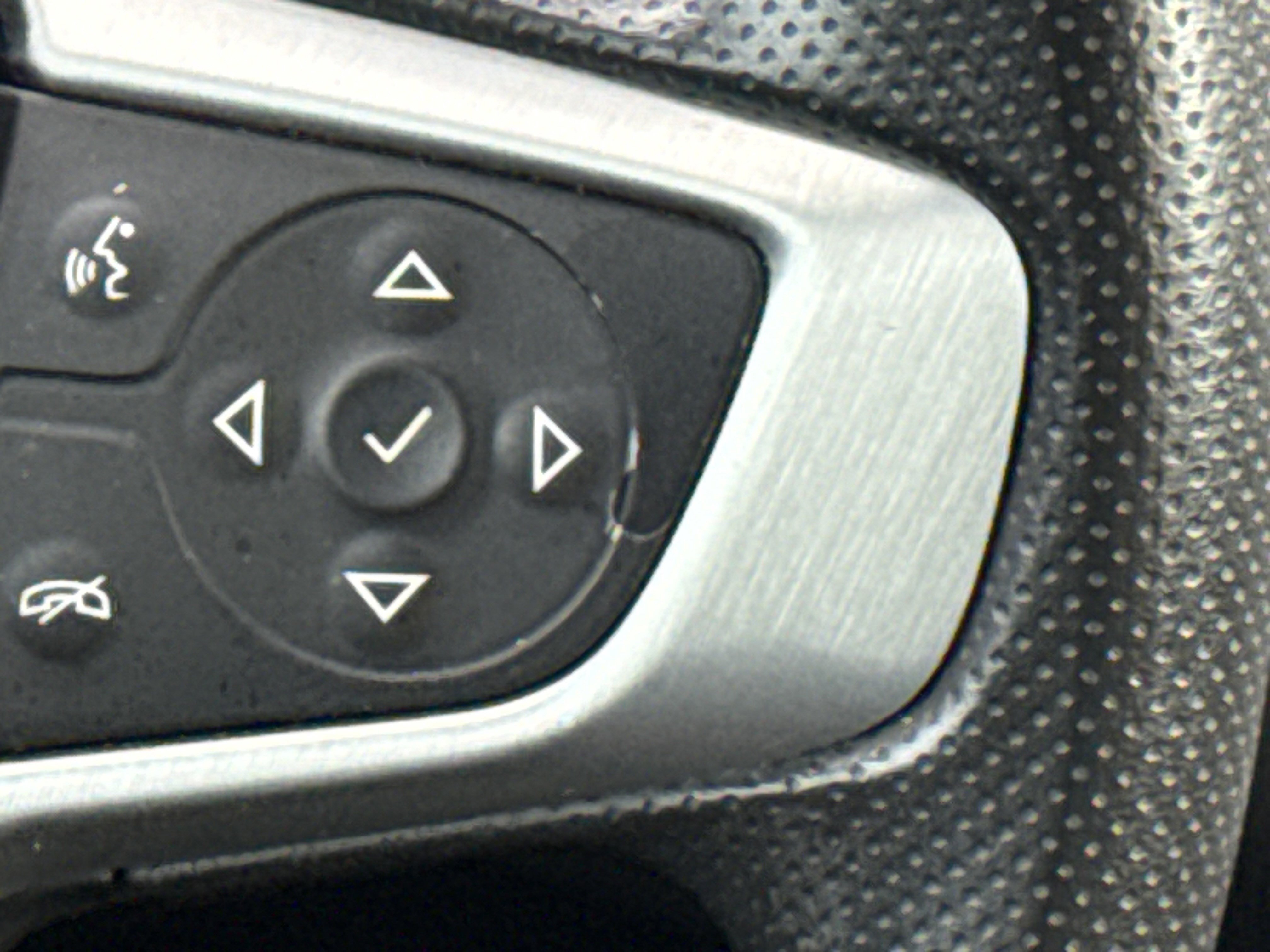 Used 2023 GMC Terrain SLE w/ Driver Convenience Package FWD image 20