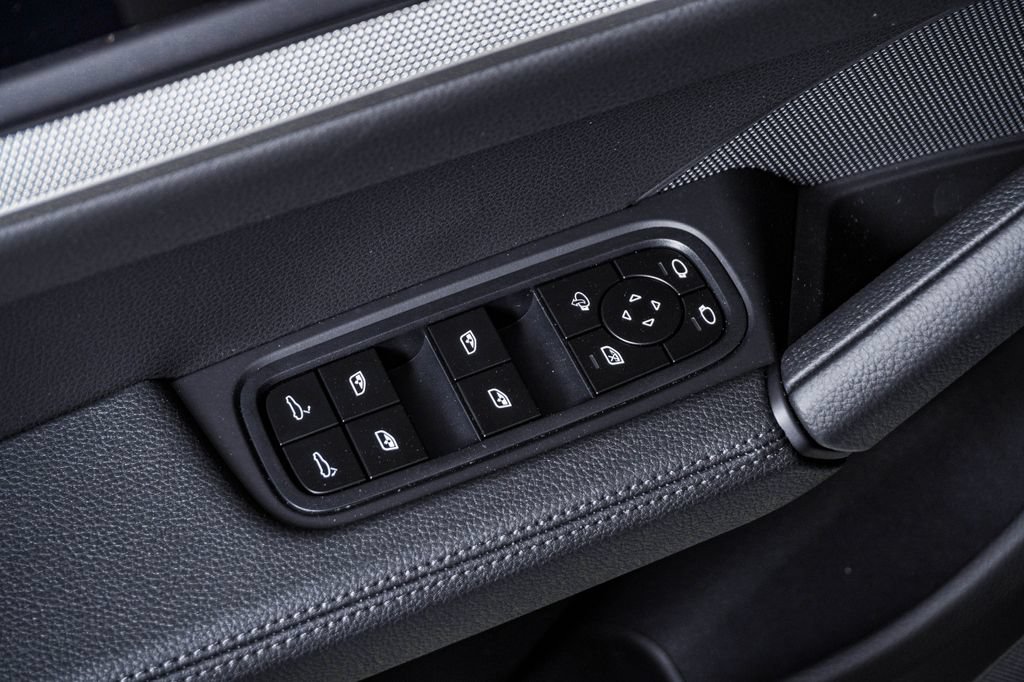 New 2026 Porsche Cayenne AWD/4WD image 25