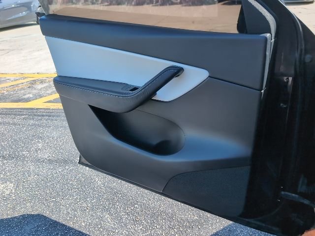 Used 2022 Tesla Model Y Performance AWD/4WD image 18