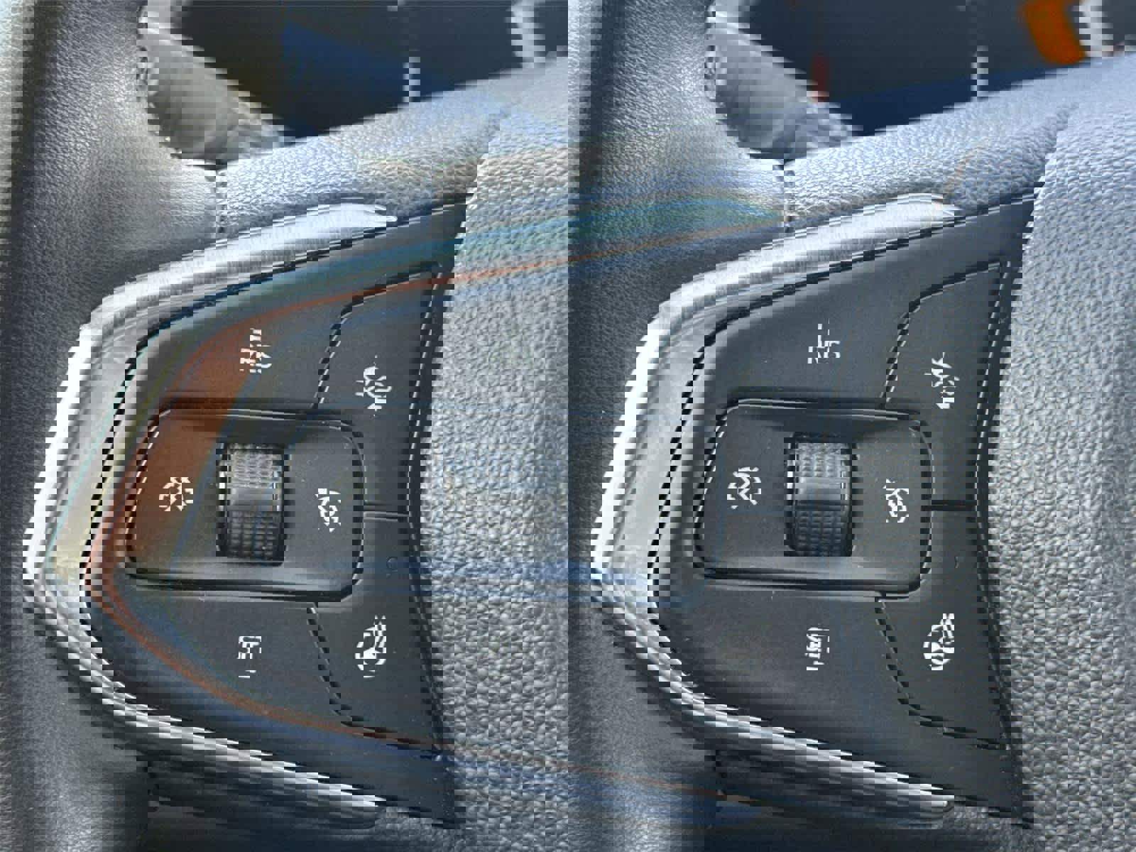 Certified 2024 Chevrolet Trax LT w/ Driver Confidence Package image 25