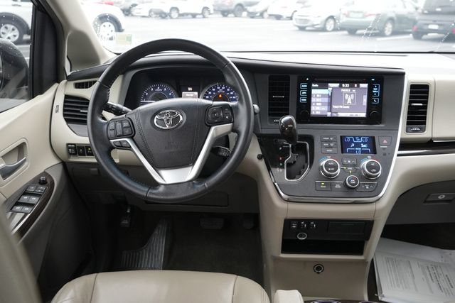 Used 2015 Toyota Sienna XLE w/ XLE Navigation Package FWD image 22
