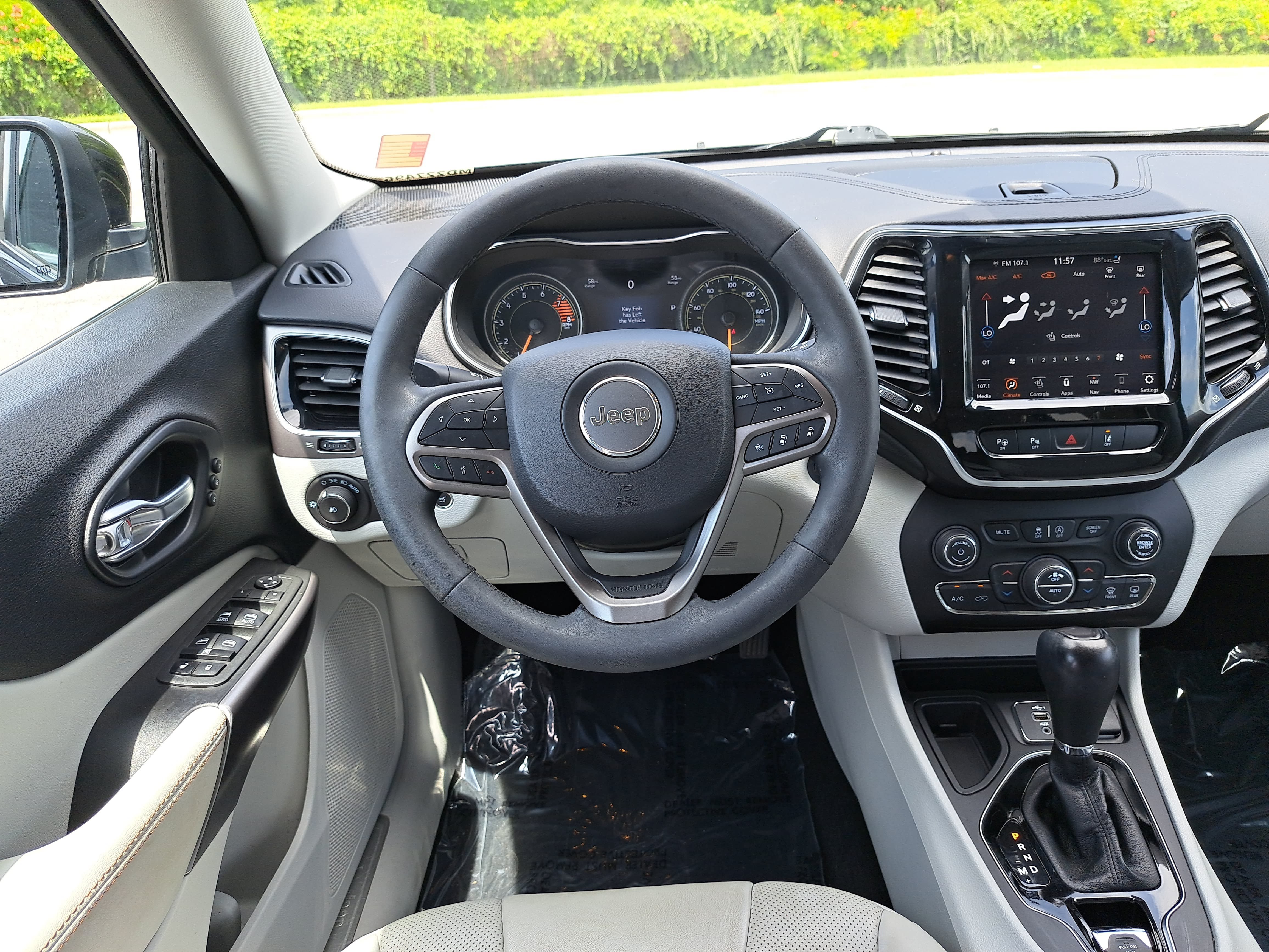 Used 2021 Jeep Cherokee Limited w/ Elite Package FWD image 16