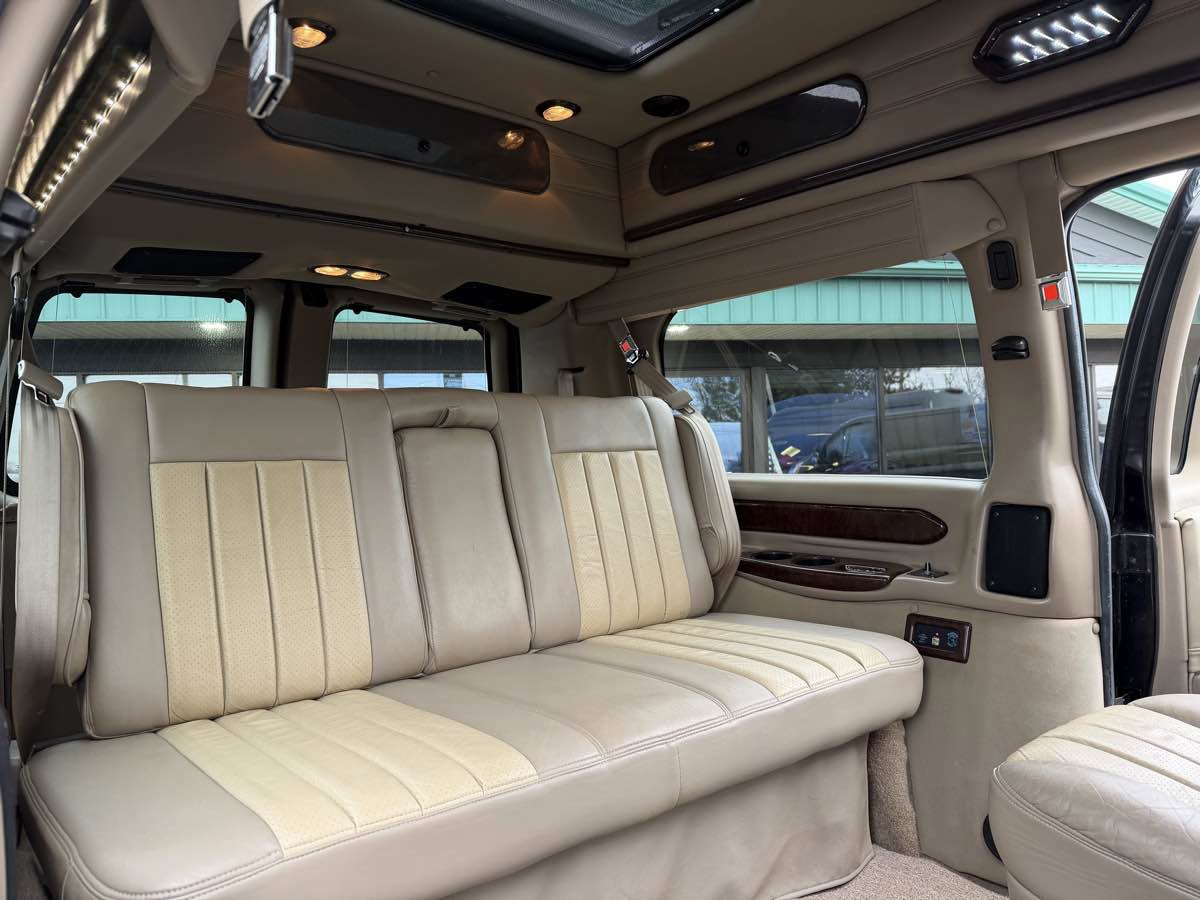 Used 2012 Chevrolet Express 1500 image 34