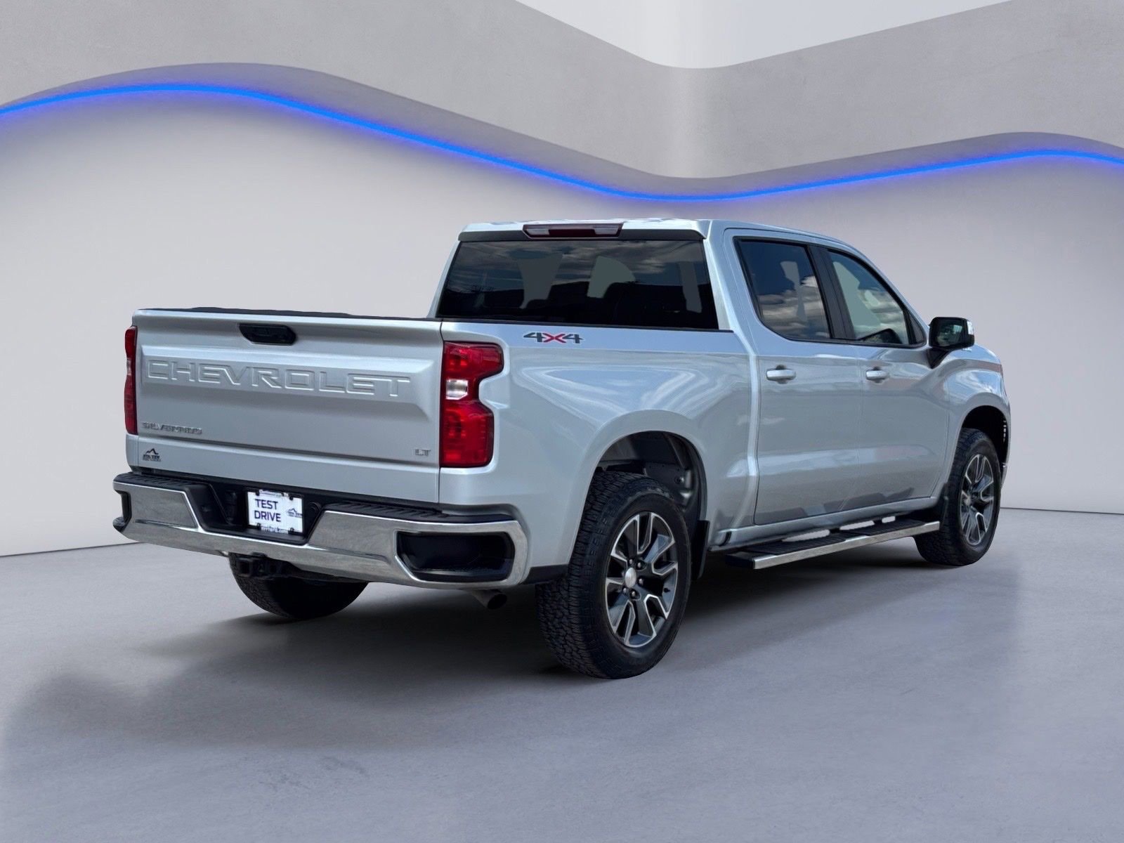 Used 2022 Chevrolet Silverado 1500 LT AWD/4WD image 6
