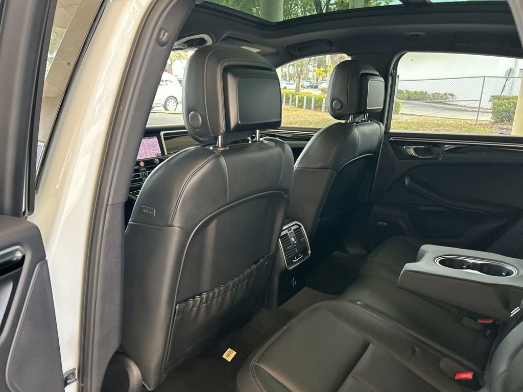 Used 2022 Porsche Macan image 34