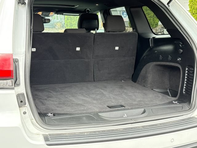 Used 2019 Jeep Grand Cherokee Laredo AWD/4WD image 7