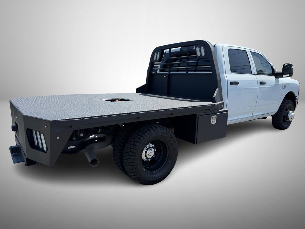 Used 2024 RAM 3500 Tradesman w/ Chrome Appearance Group AWD/4WD image 3