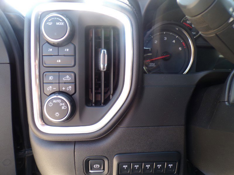 Used 2021 Chevrolet Silverado 3500 LT w/ Convenience Package image 8