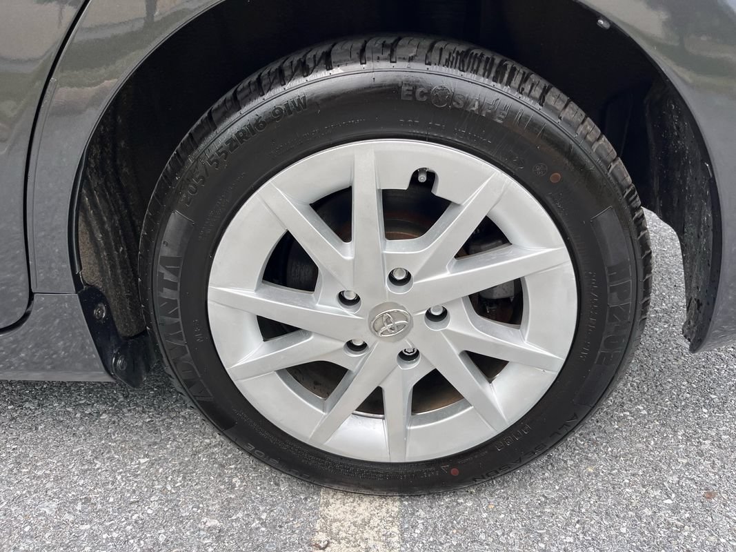 Used 2016 Toyota Prius V Two FWD image 17