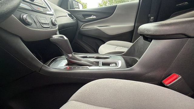 Used 2020 Chevrolet Equinox LS w/ LS Convenience Package FWD image 26