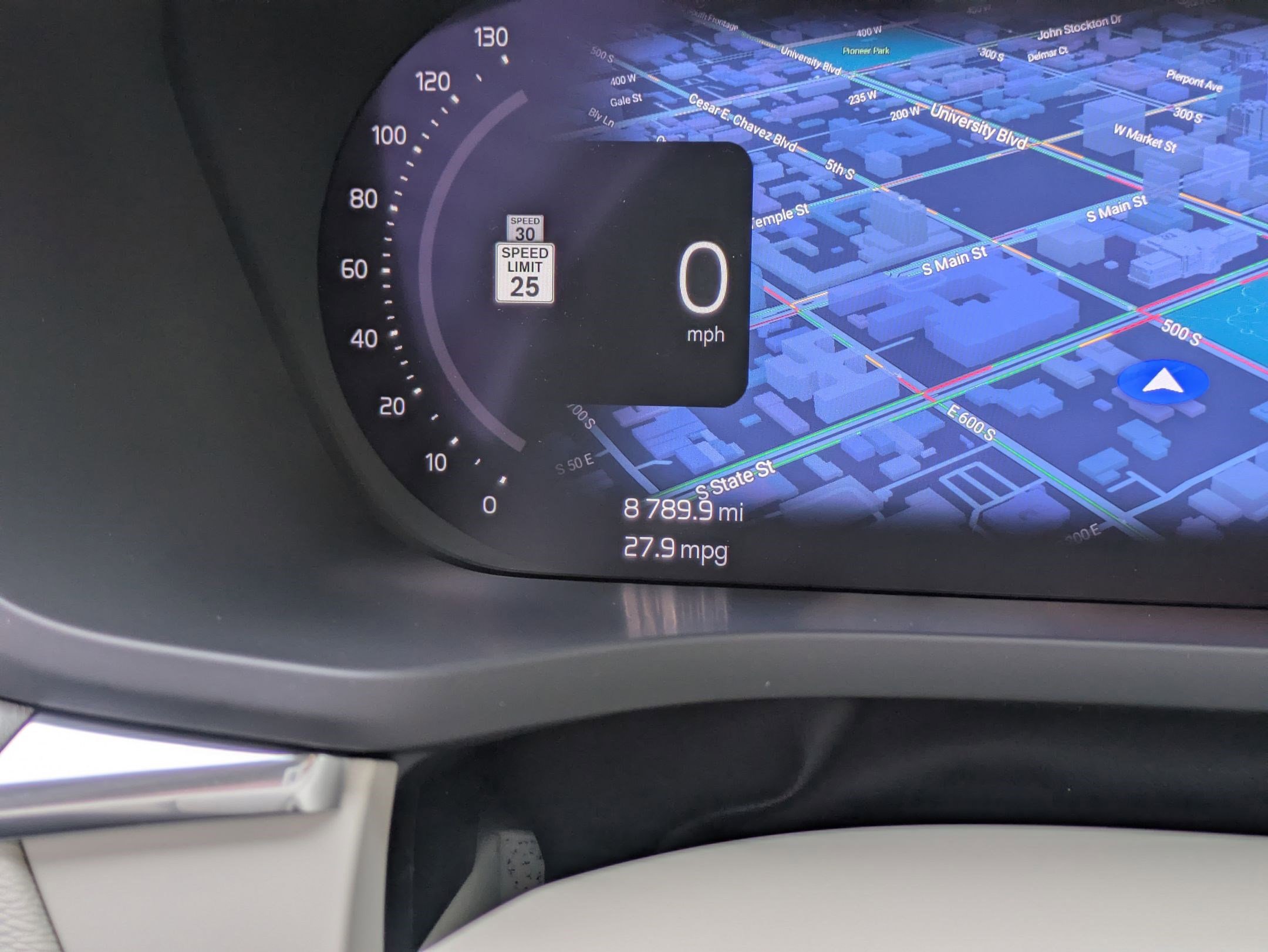 Used 2025 Volvo XC60 B5 Plus w/ Protection Package Premier image 21