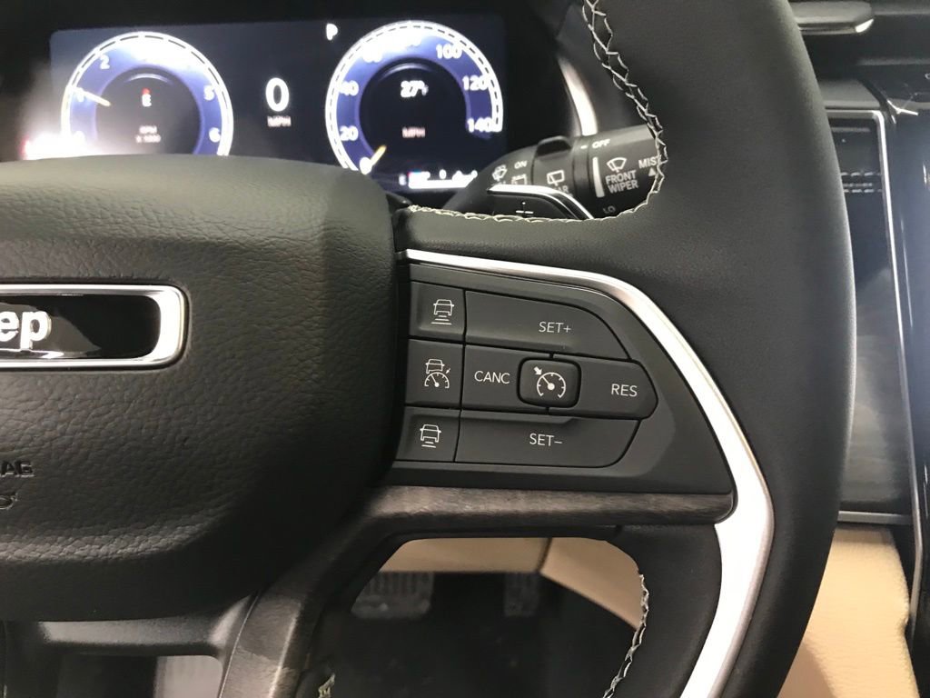 New 2025 Jeep Grand Cherokee L Limited image 16