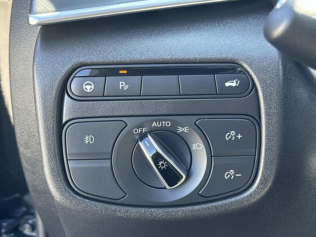 Certified 2025 INFINITI QX55 Luxe image 17