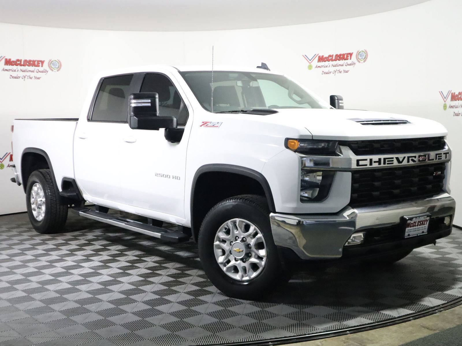 Used 2023 Chevrolet Silverado 2500 LT w/ Convenience Package image 3