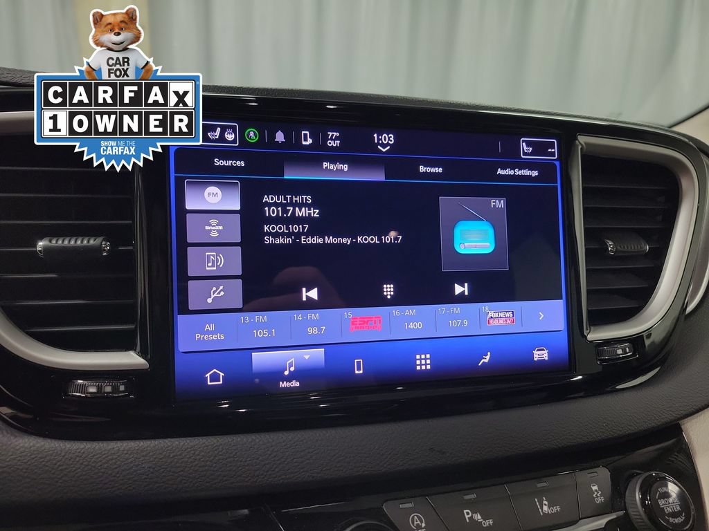 Used 2023 Chrysler Pacifica Touring-L FWD image 21