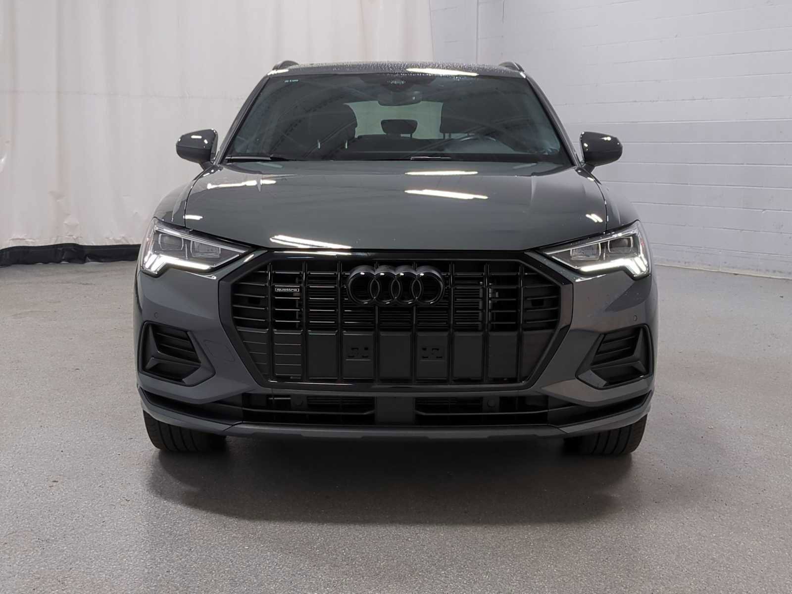 Used 2023 Audi Q3 2.0T Premium w/ Convenience Package image 14