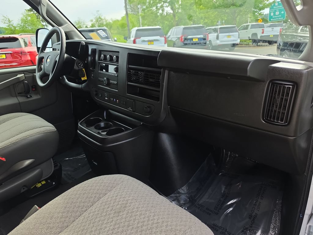 Certified 2025 Chevrolet Express 3500 LT w/ LT Preferred Equipment Group RWD image 28
