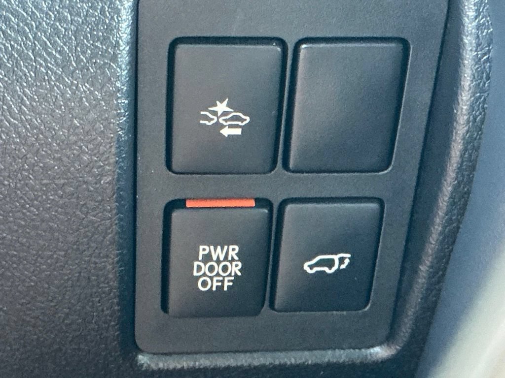 Used 2020 Lexus LX 570 4WD w/ Sport Package image 38