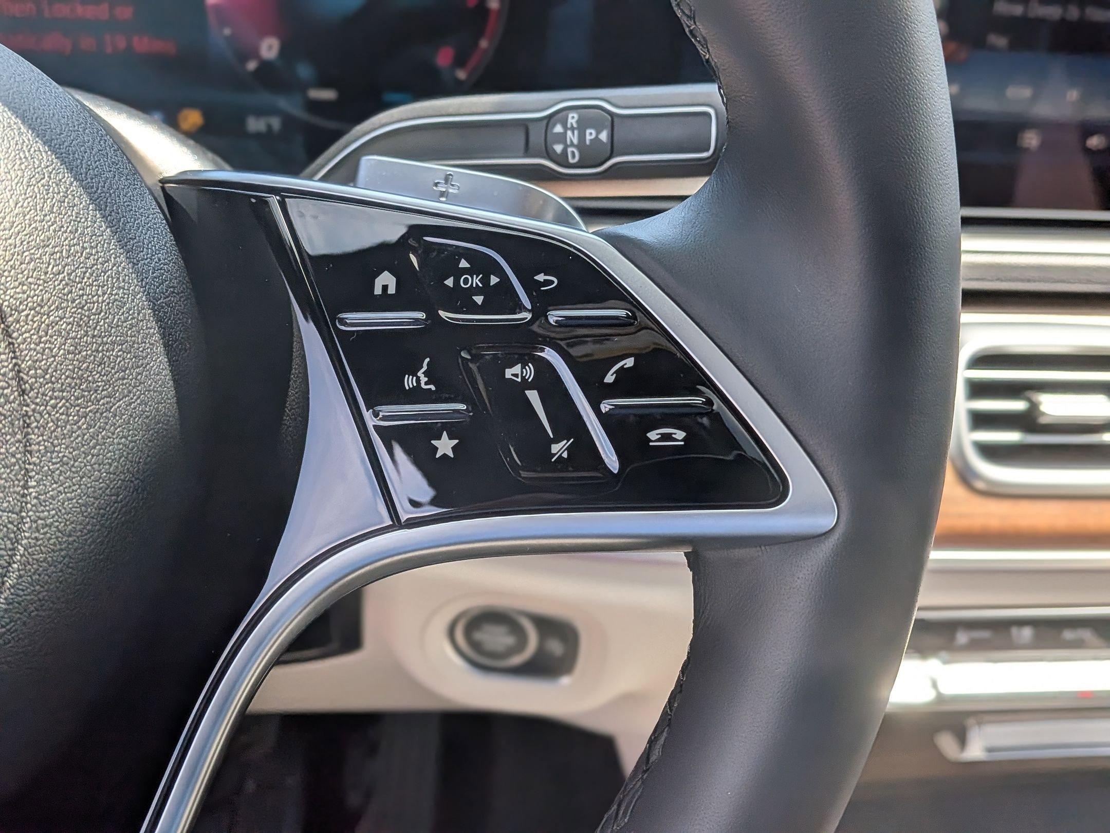 Certified 2026 Mercedes-Benz GLE 350 4MATIC image 17