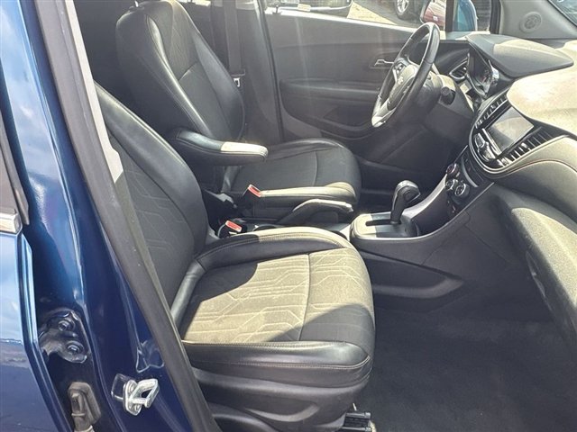 Certified 2020 Chevrolet Trax LT w/ LT Convenience Package FWD image 26