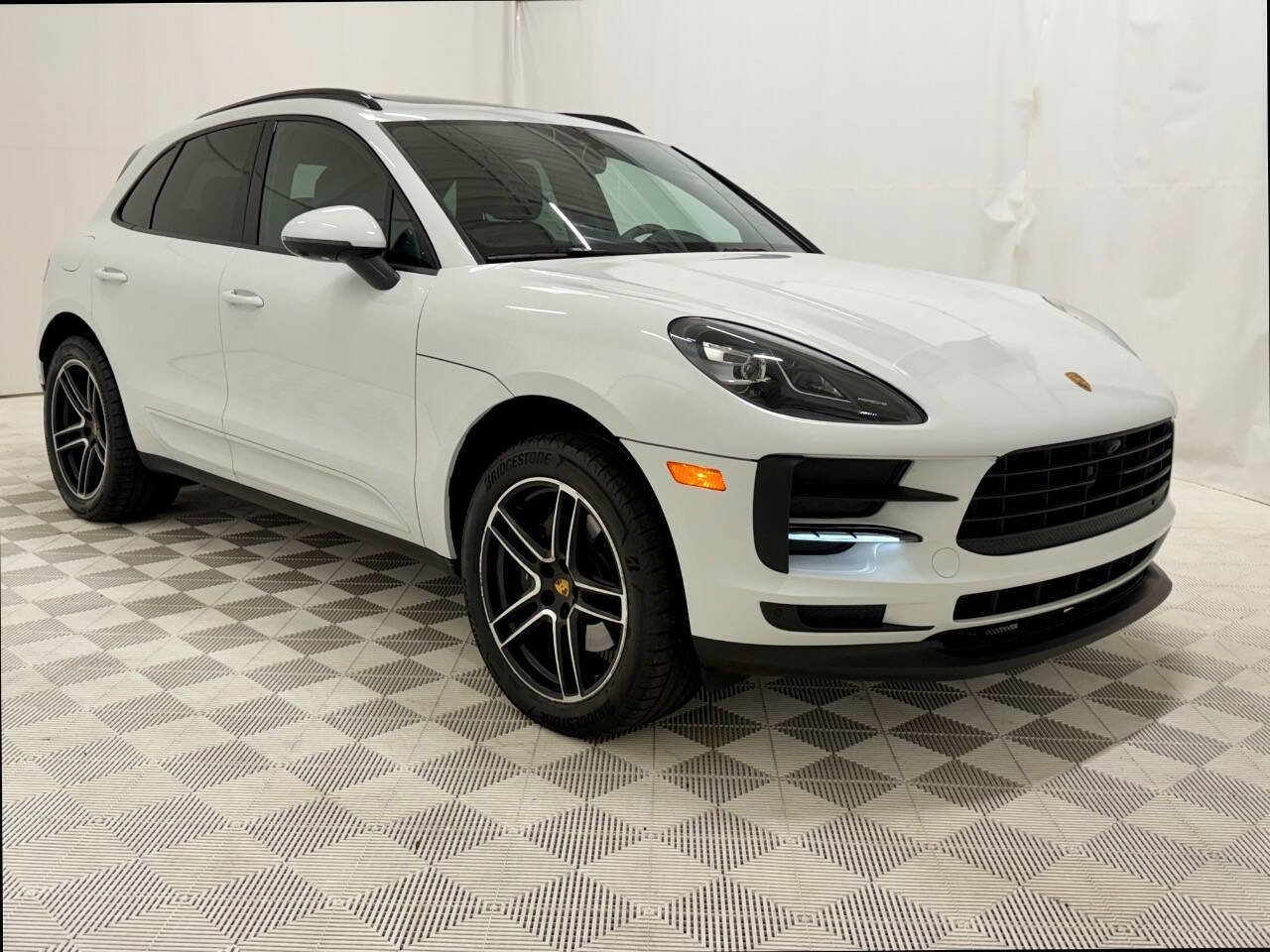 Used 2021 Porsche Macan image 42