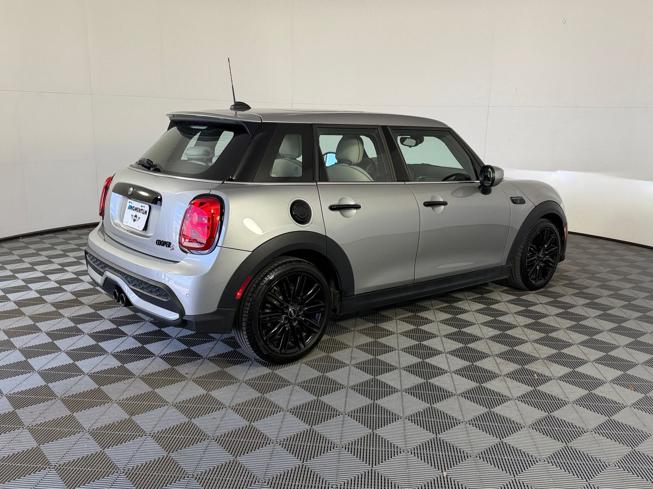 Used 2024 MINI Cooper S FWD image 9