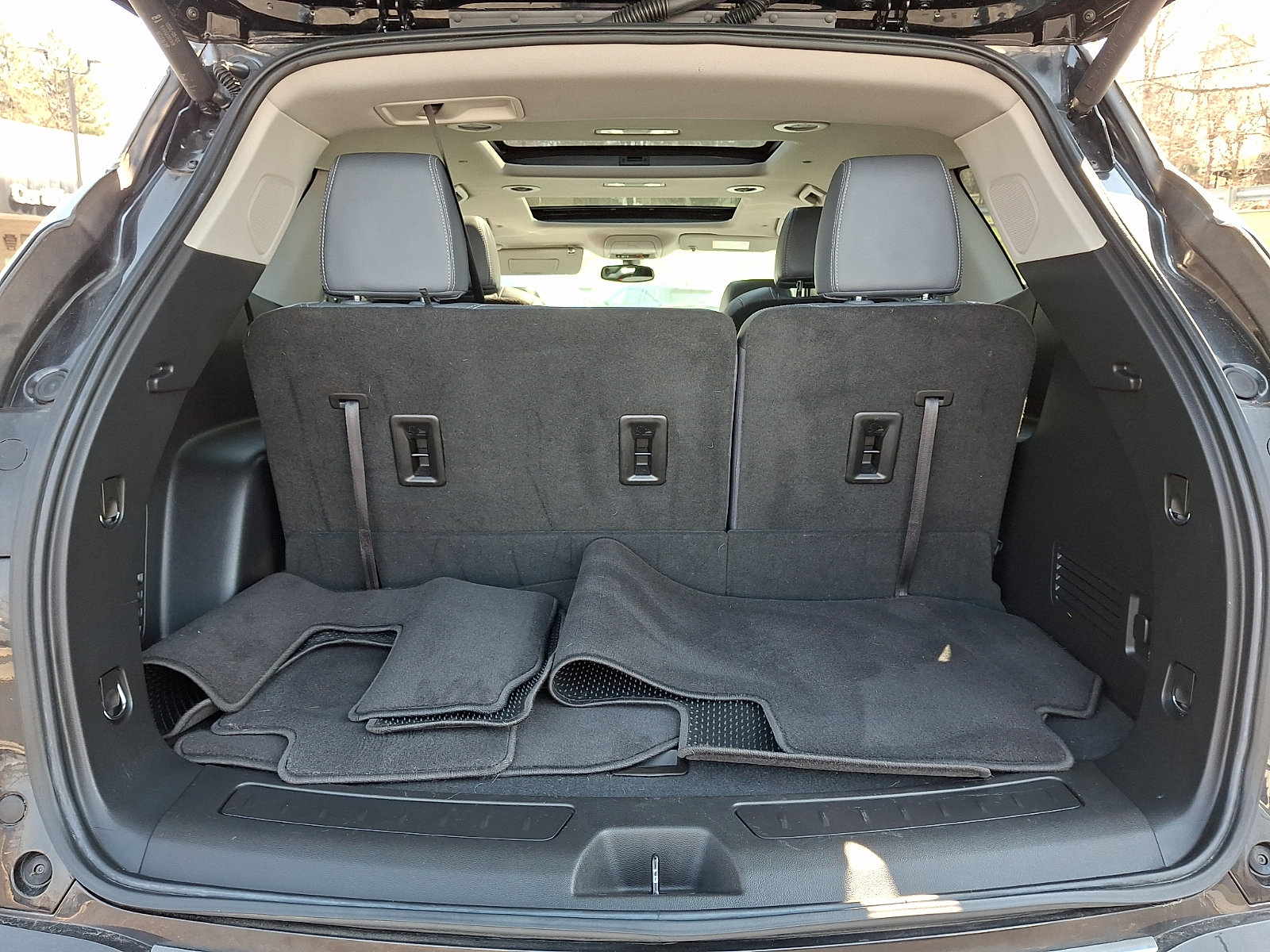 Used 2021 Buick Enclave Essence w/ Sport Touring Edition image 31