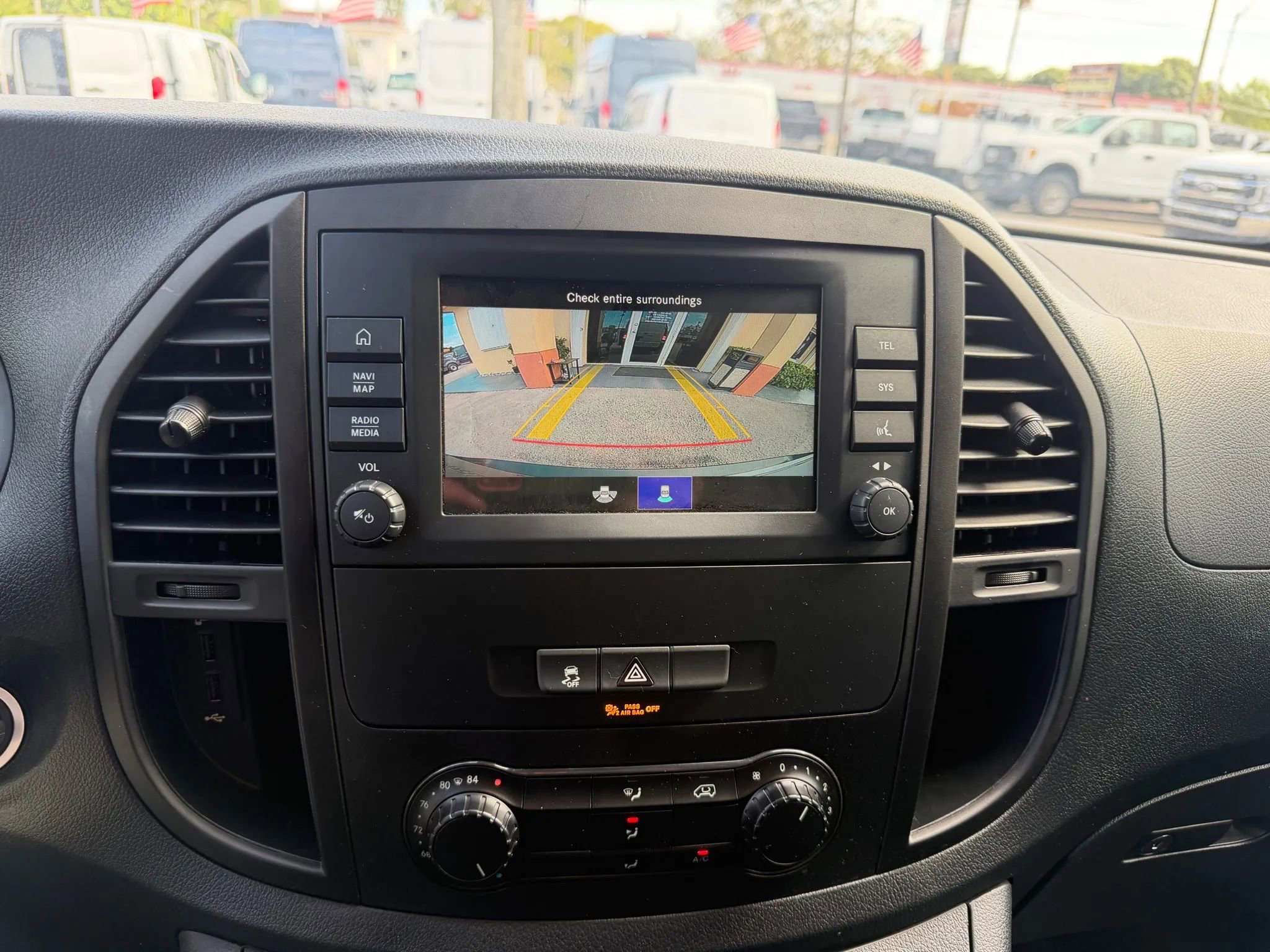 Used 2023 Mercedes-Benz Metris image 15