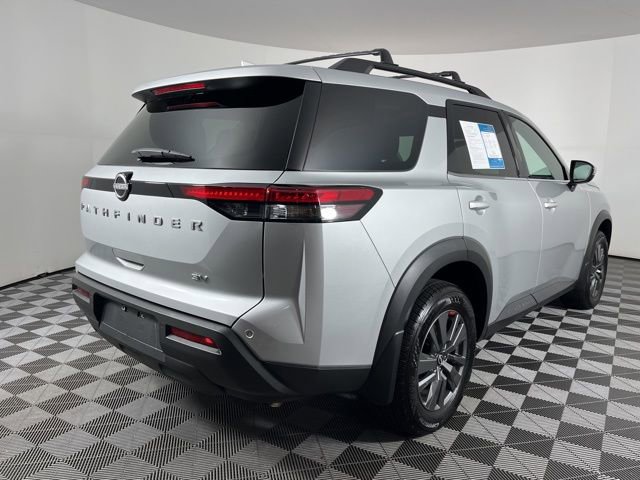 Used 2023 Nissan Pathfinder SV image 11