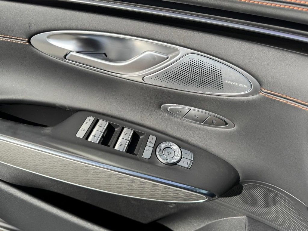 New 2026 Genesis GV70 2.5T Sport Prestige AWD/4WD image 11