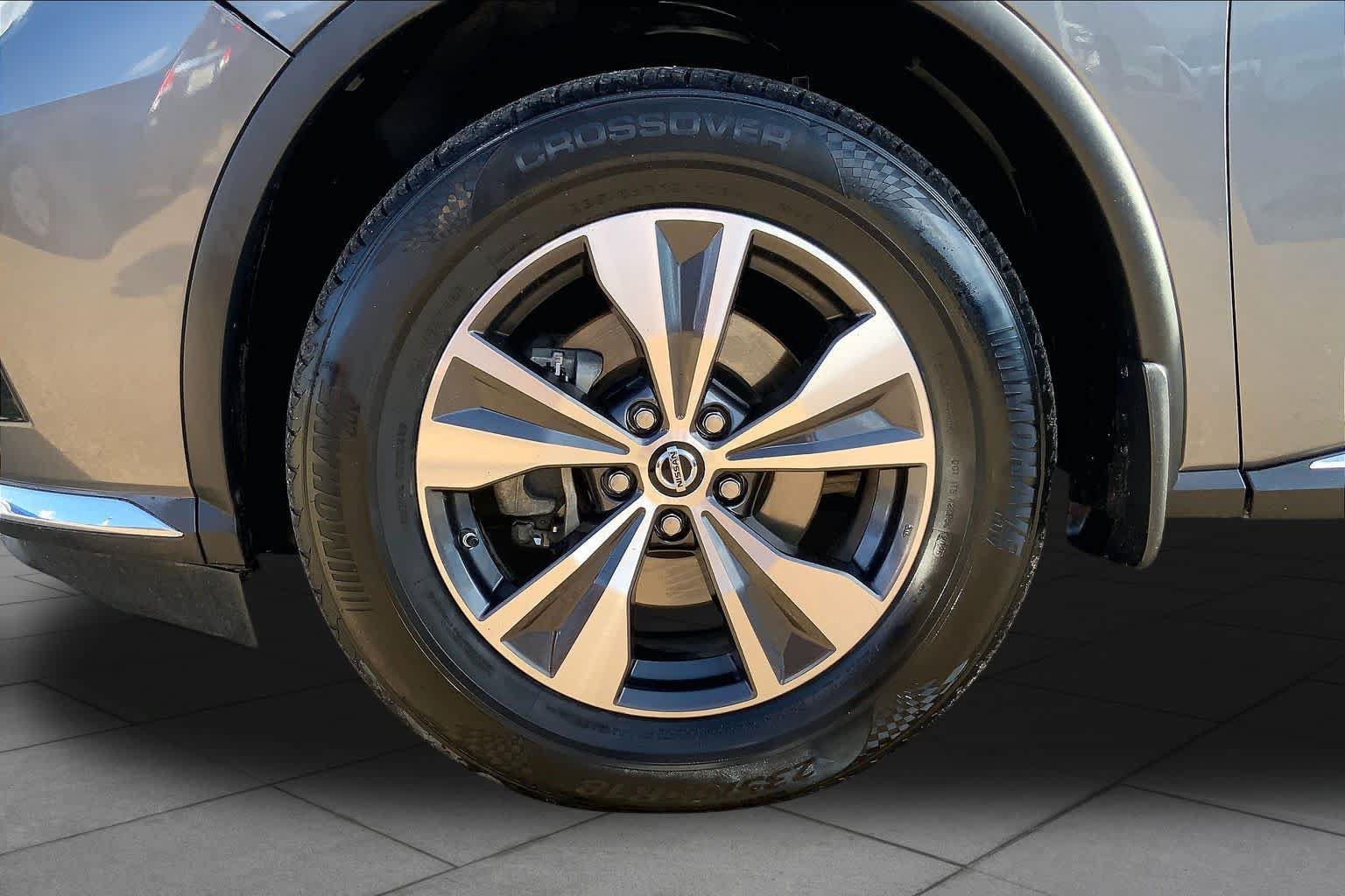 Used 2019 Nissan Murano SV FWD image 11