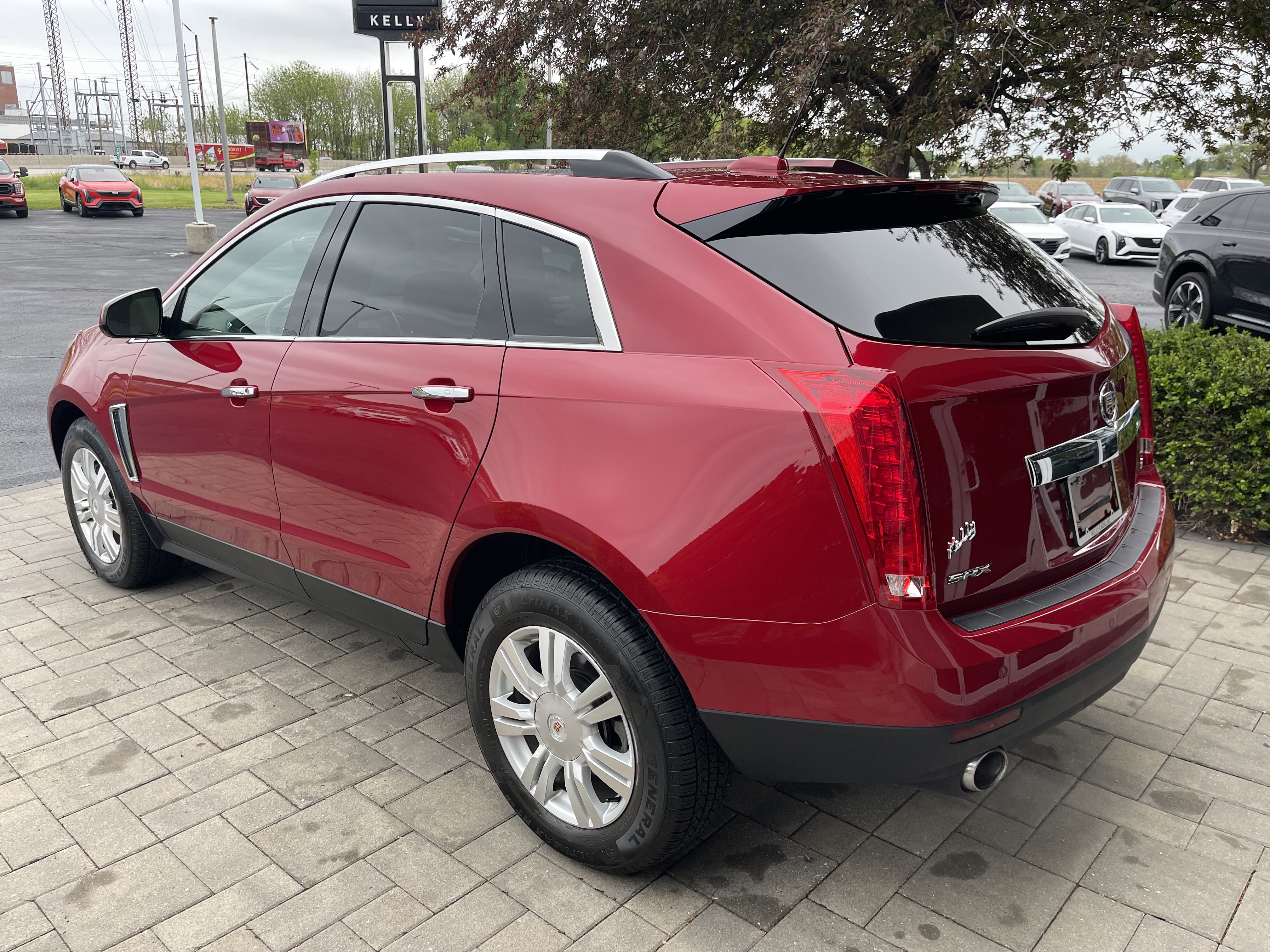 Used 2015 Cadillac SRX Luxury w/ Driver Awareness Package FWD image 6