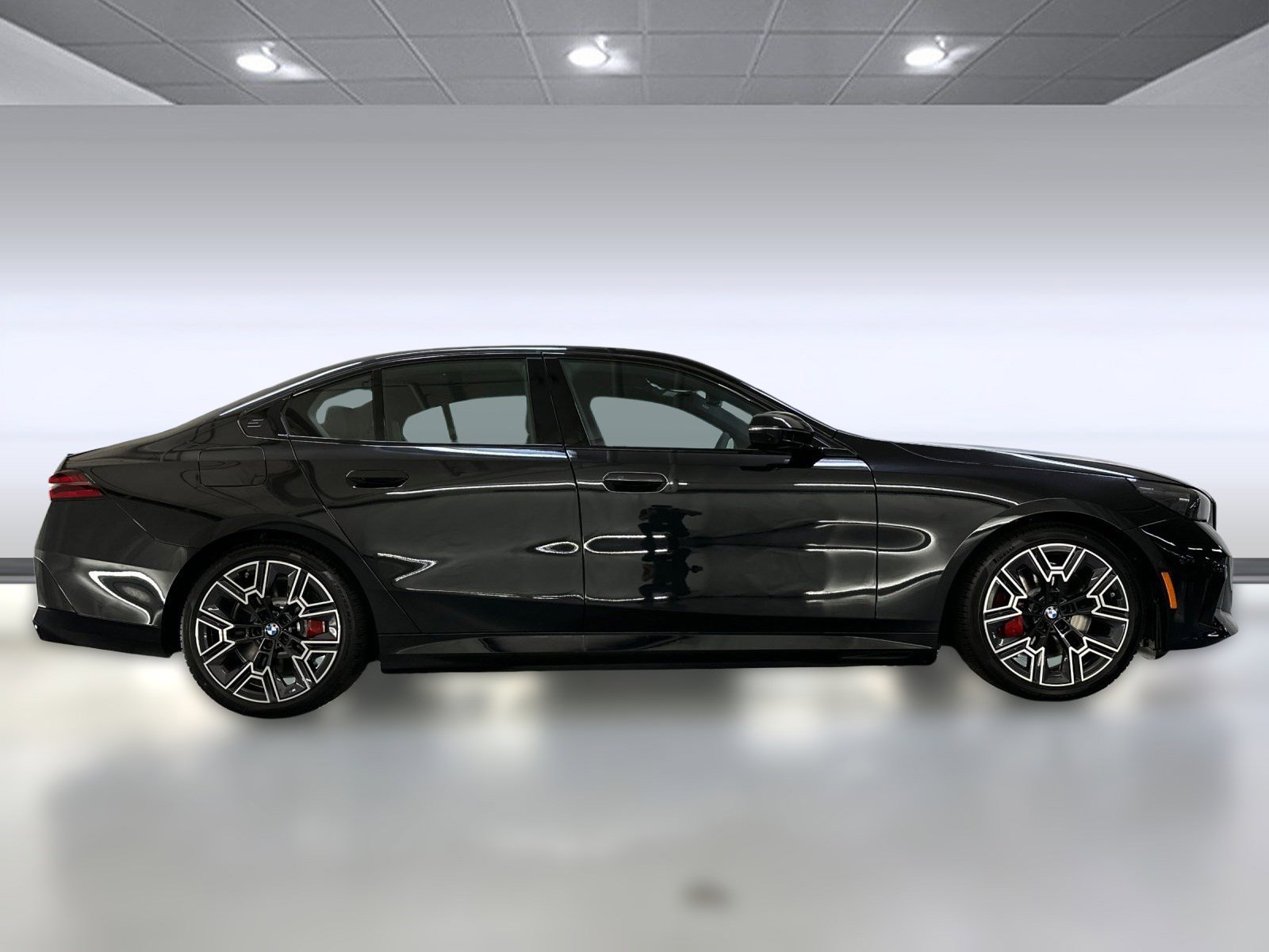 New 2026 BMW 550e xDrive w/ Premium Package image 7