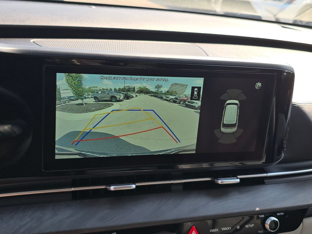 Used 2022 Kia Carnival EX FWD image 32