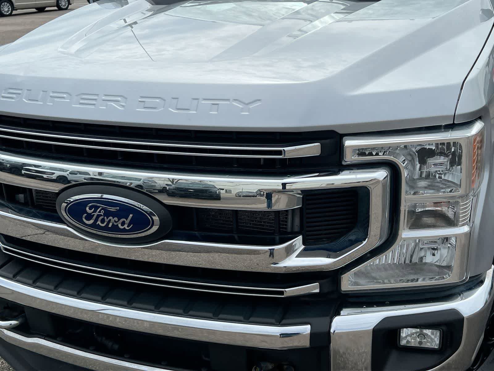 Used 2022 Ford F350 XLT w/ XLT Premium Package AWD/4WD image 11
