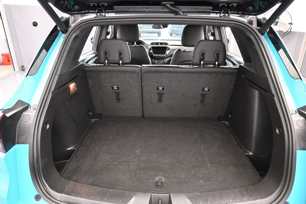 Used 2021 Chevrolet TrailBlazer RS w/ Sun and Liftgate Package FWD image 44