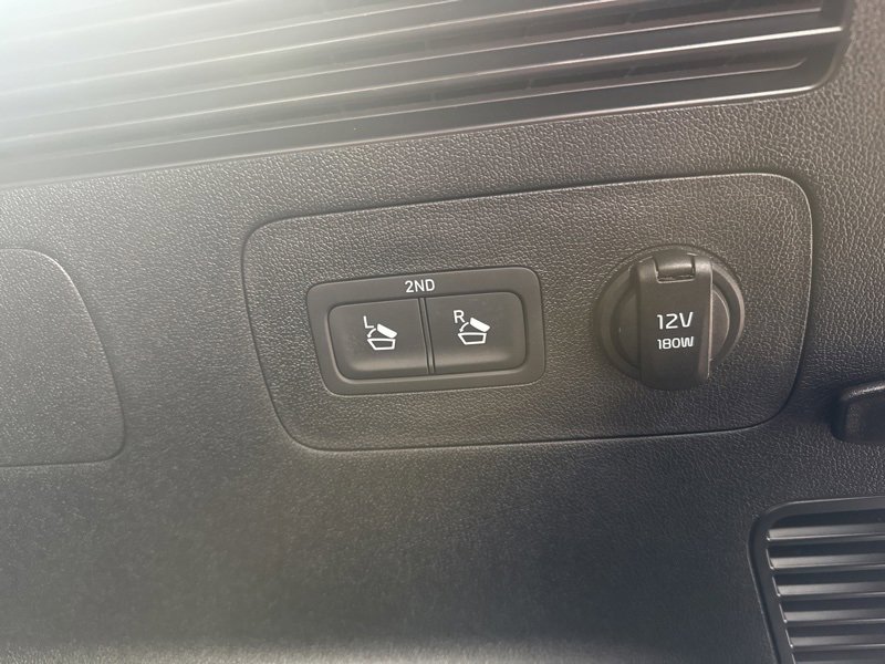 Used 2025 Kia Sorento S image 11