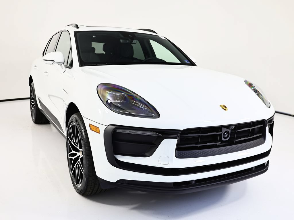New 2026 Porsche Macan AWD/4WD image 9