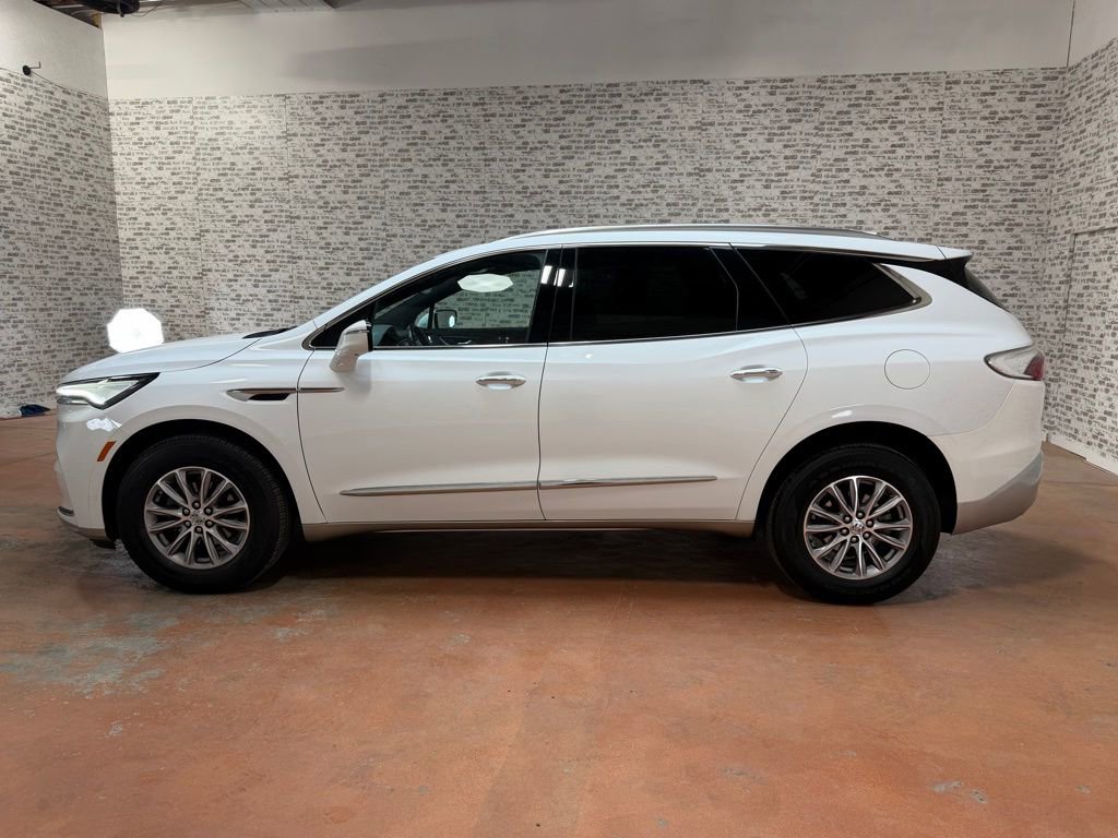 Used 2024 Buick Enclave Premium image 4