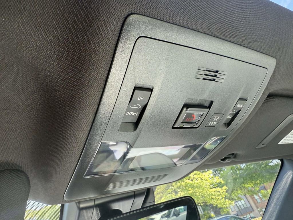 Used 2025 Lexus IS 500 RWD image 27